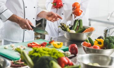 NOWOCZESNY KUCHARZ kurs dla kucharzy pracujących w zakładach  żywienia zbiorowego dzieci i młodzieży  (żłobkach, przedszkolach, szkołach itp.)